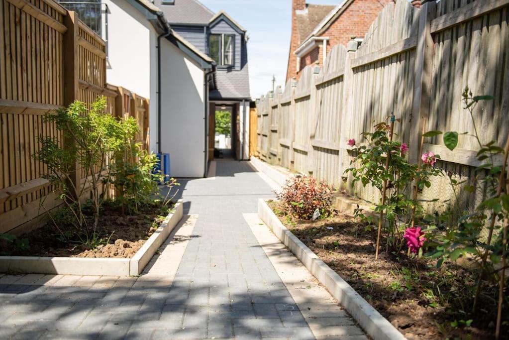 Walnut Luxurious 2-Bedroom With Ensuite - Parking, Netflix, Wifi - Close To Oxford, Bicester & Blenheim Palace Kidlington Ngoại thất bức ảnh