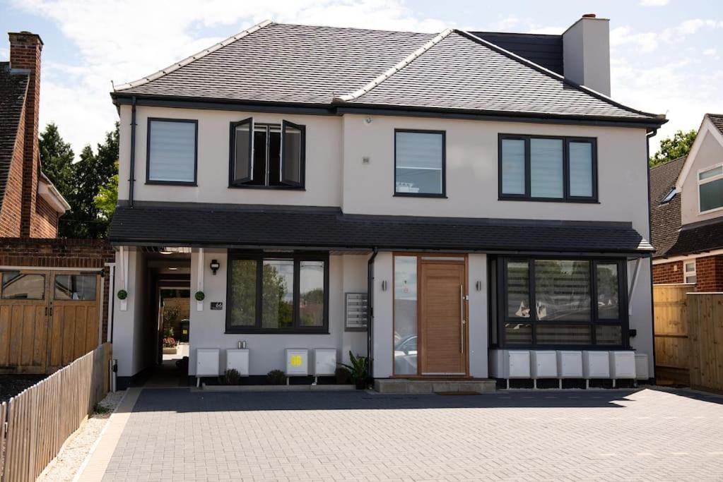 Walnut Luxurious 2-Bedroom With Ensuite - Parking, Netflix, Wifi - Close To Oxford, Bicester & Blenheim Palace Kidlington Ngoại thất bức ảnh