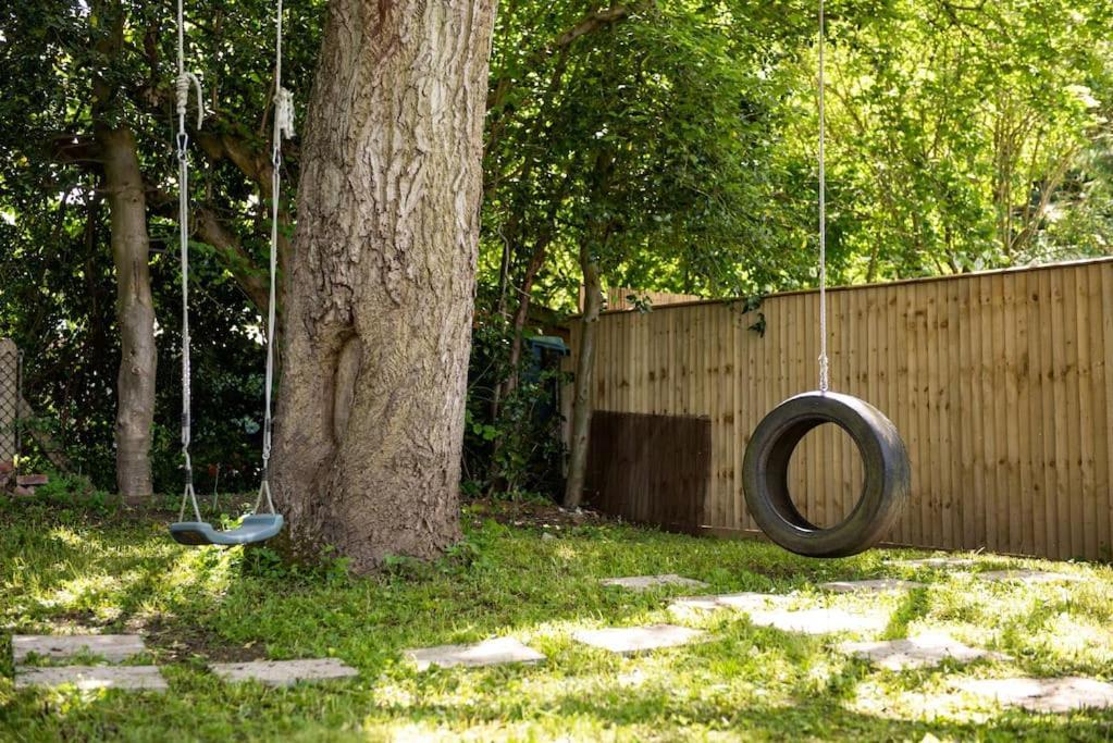 Walnut Luxurious 2-Bedroom With Ensuite - Parking, Netflix, Wifi - Close To Oxford, Bicester & Blenheim Palace Kidlington Ngoại thất bức ảnh